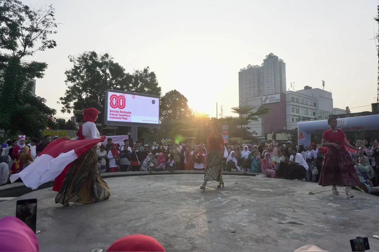 Peringati HUT ke-80 RI, Depok Berkebaya Ramaikan CFD