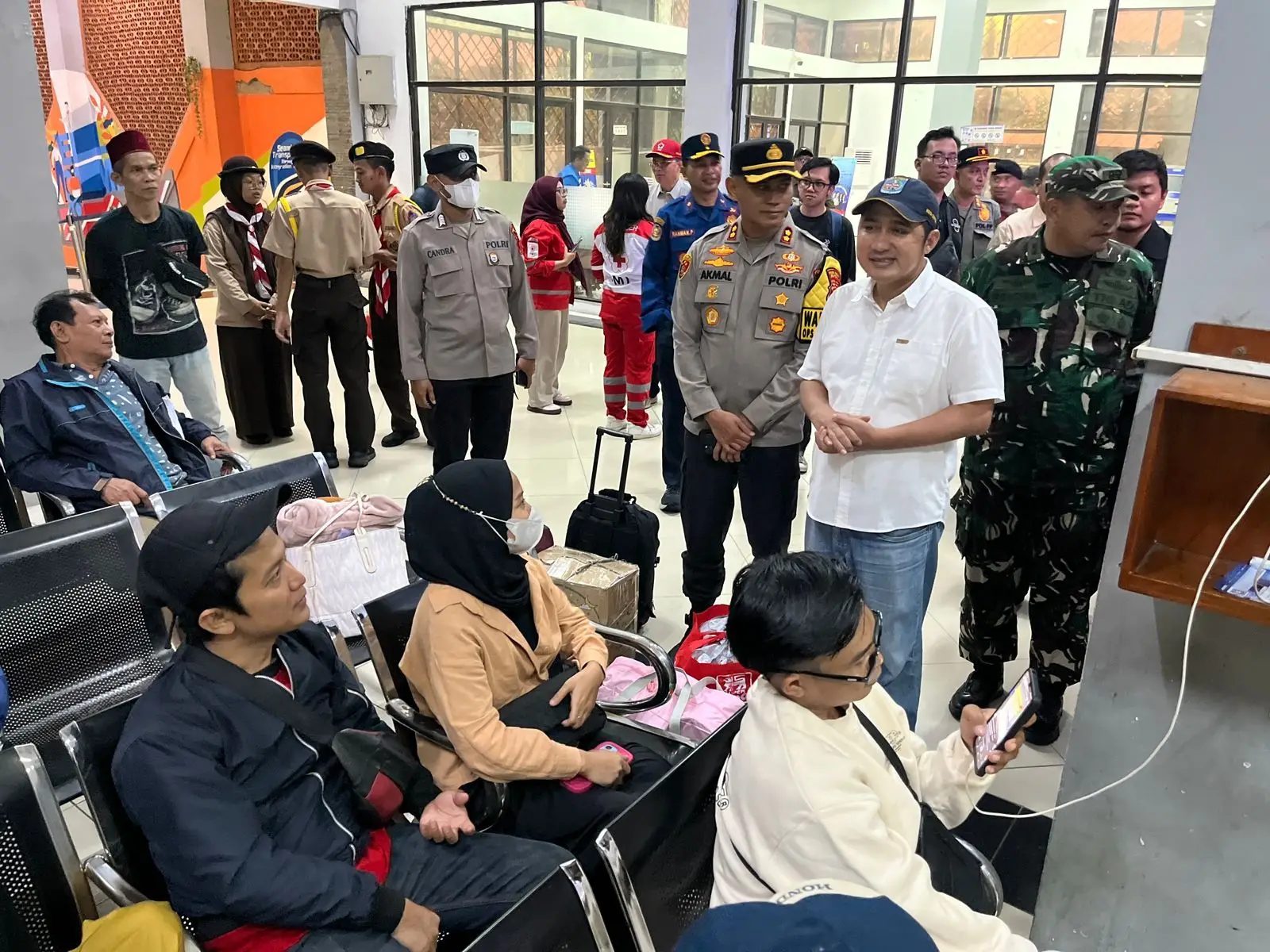 Sapa Pemudik di Terminal Jatijajar, Wawalkot Depok: Semoga Selamat Sampai Tujuan