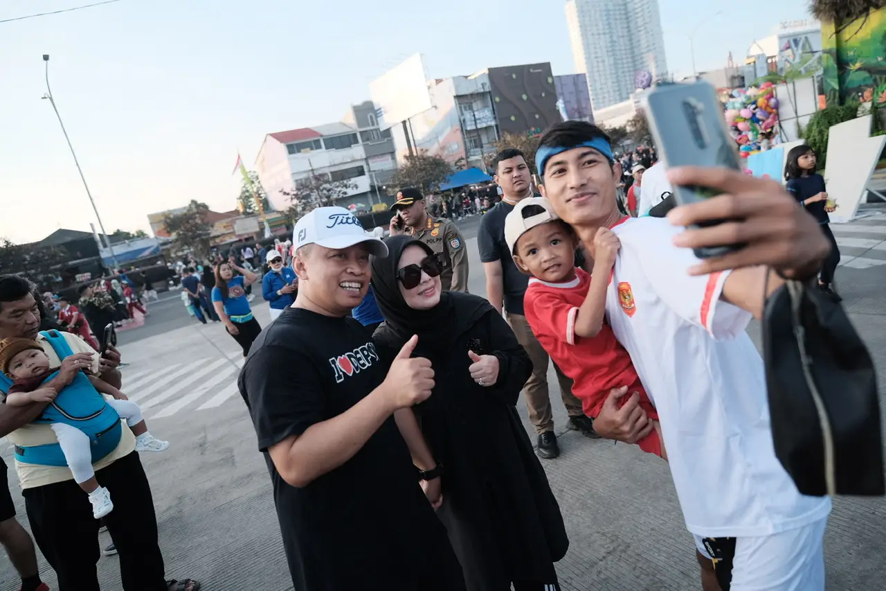 CFD Depok, Supian Suri dan Chandra Rahmansyah Jadi Magnet Warga untuk Berswafoto