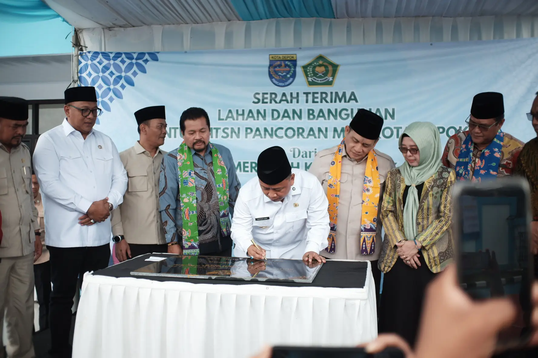 Disaksikan Wamenag RI, Wali Kota Depok Resmikan MTs Negeri Pancoran Mas