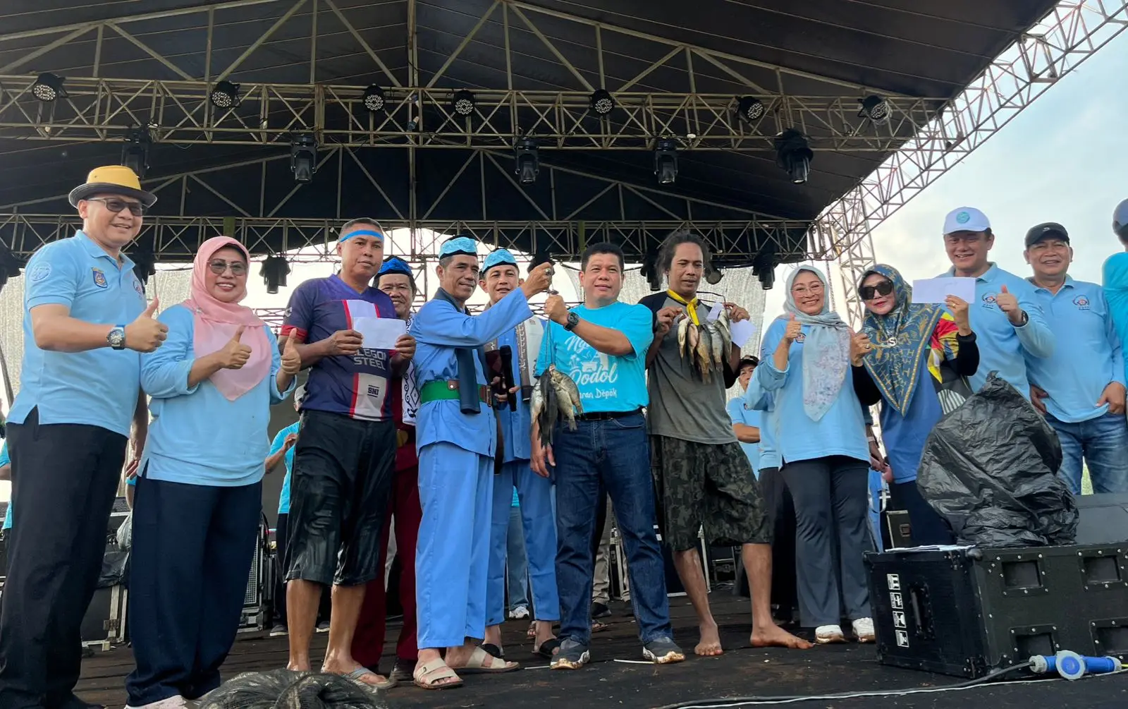 Tangkap Ratusan Ikan, Tiga Perangkat Daerah Juara Ngubek Empang di Sawangan