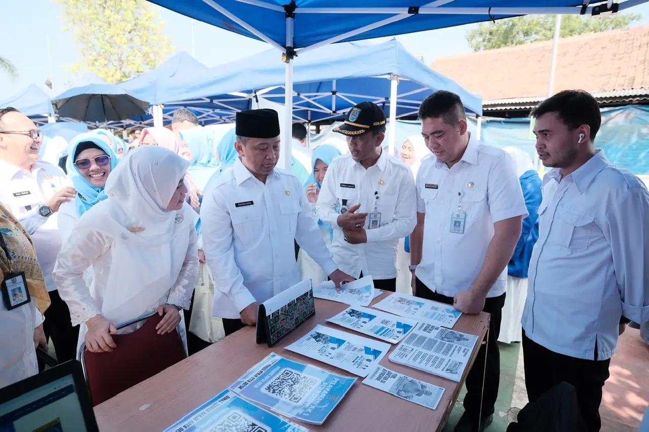 Wali Kota Depok Tinjau Stan Pelayanan 6 SPM Posyandu di Duren Seribu
