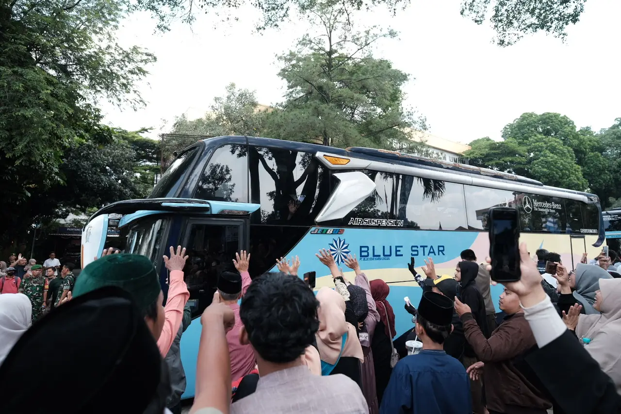 Doa dan Tangis Iringi Pelepasan 182 Jamaah Calhaj Asal Kota Depok