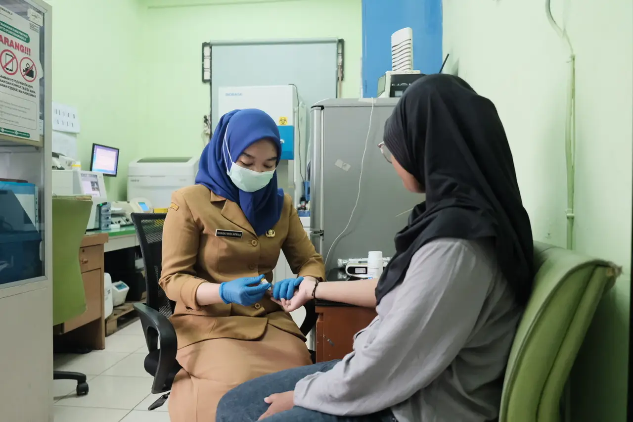 Antusiasme Warga Depok Ikuti Pemeriksaan Kesehatan Gratis di Puskesmas Beji