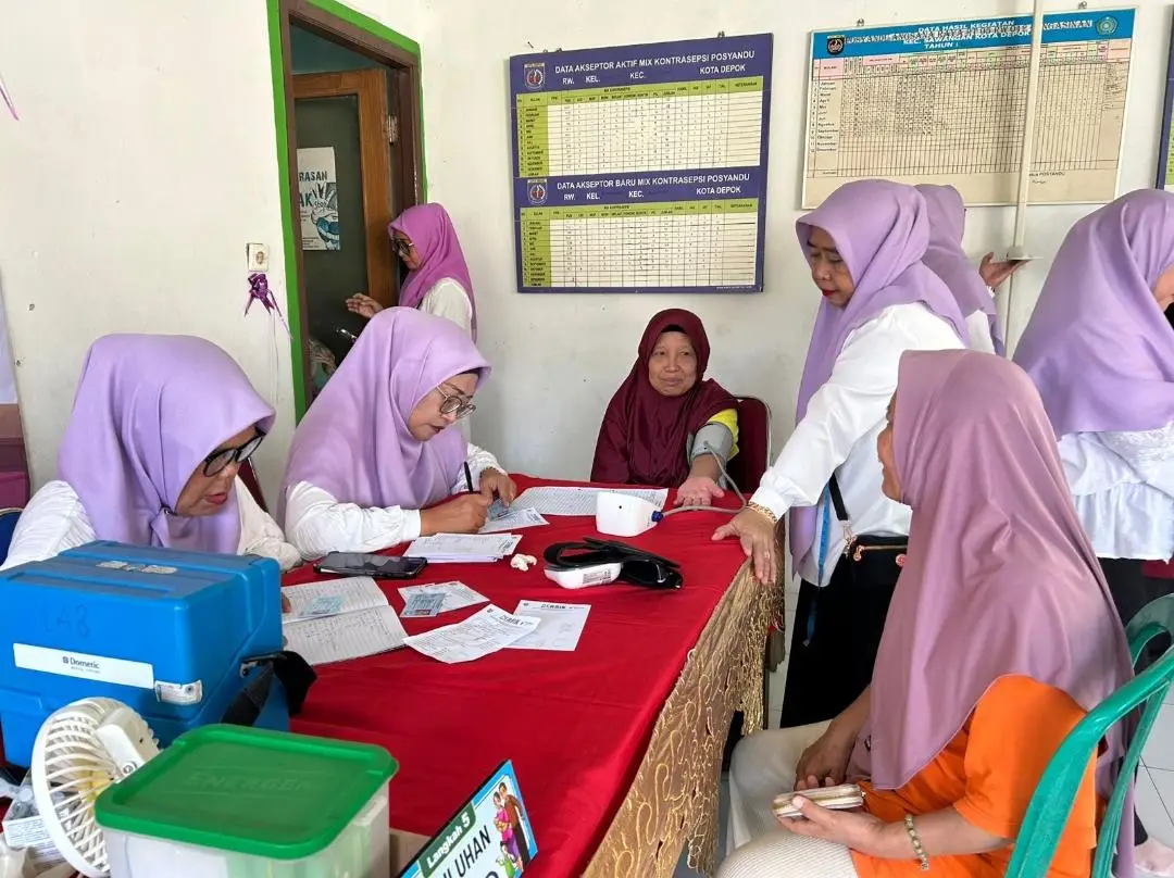 Ketuk Pintu Warga RW 12, Puskesmas Pengasinan Bawa Layanan Kesehatan