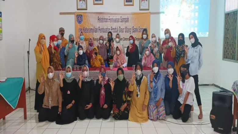 40 Warga Pangkalan Jati Baru Dilatih Memilah dan Mendaur Ulang Sampah