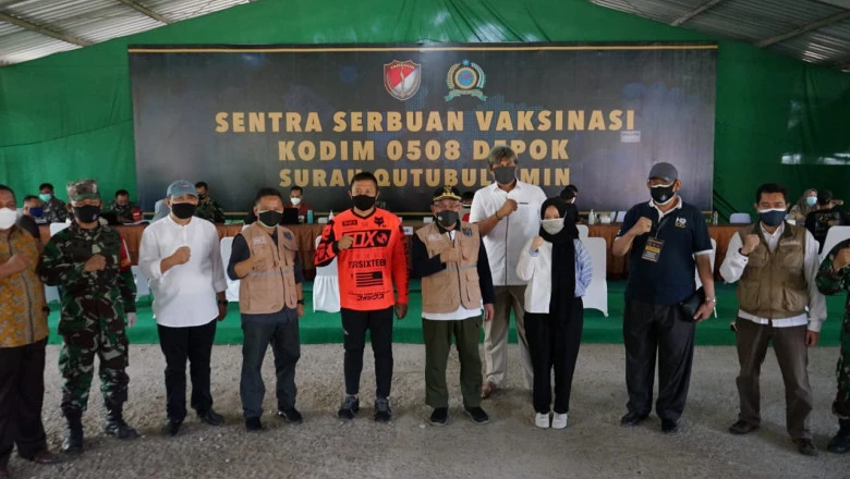 Wali Kota Tinjau Vaksinasi Covid-19 Massal di Duren Seribu