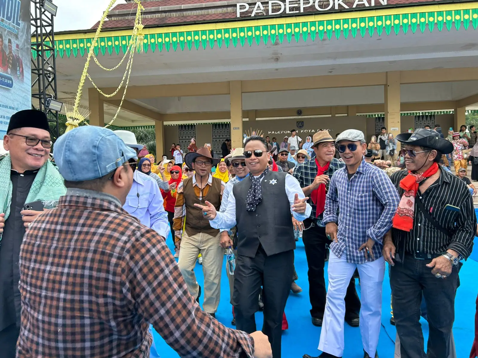 Fashion Show 70an Beri Nuansa Jadul di Lebaran Depok 2026