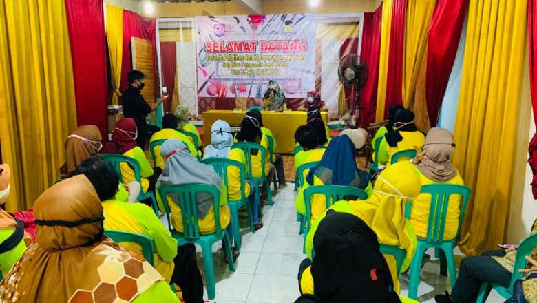 Dinsos Depok Latih 25 PMKS Keterampilan Rias Pengantin