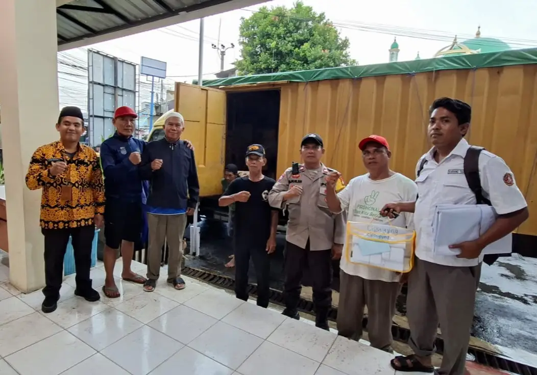 Bantuan Pangan dan BLTS Dibagikan ke Warga Cipayung