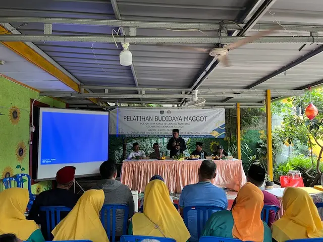 Budidaya Maggot Jadi Solusi Atasi Masalah Sampah di RW 18 Abadijaya