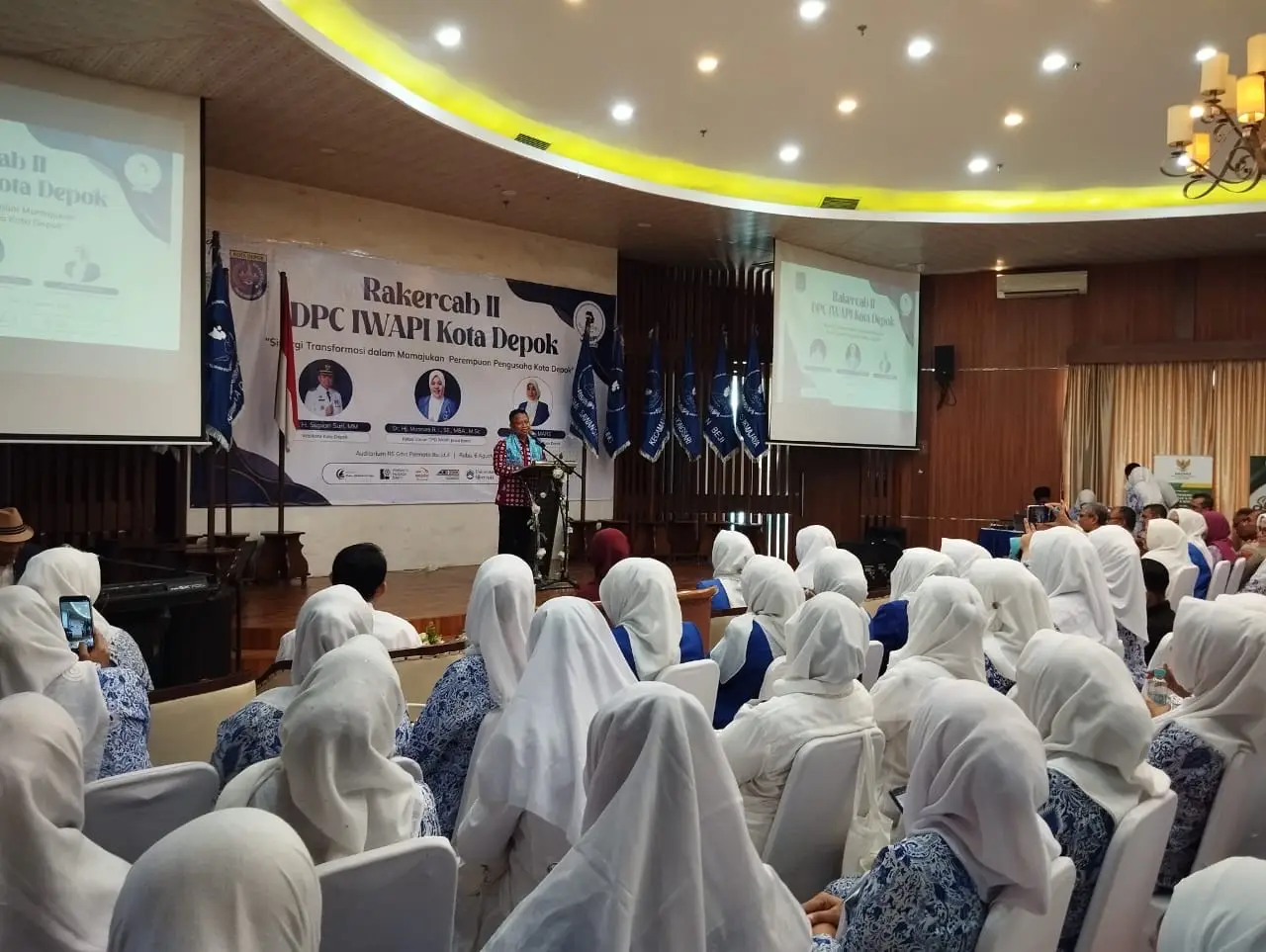 Wali Kota Hadiri Rakercab II DPC IWAPI Kota Depok