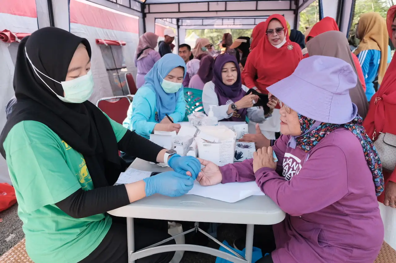 Warga Lansia Depok Antusias Ikuti Cek Kesehatan Gratis di HLUN ke-29