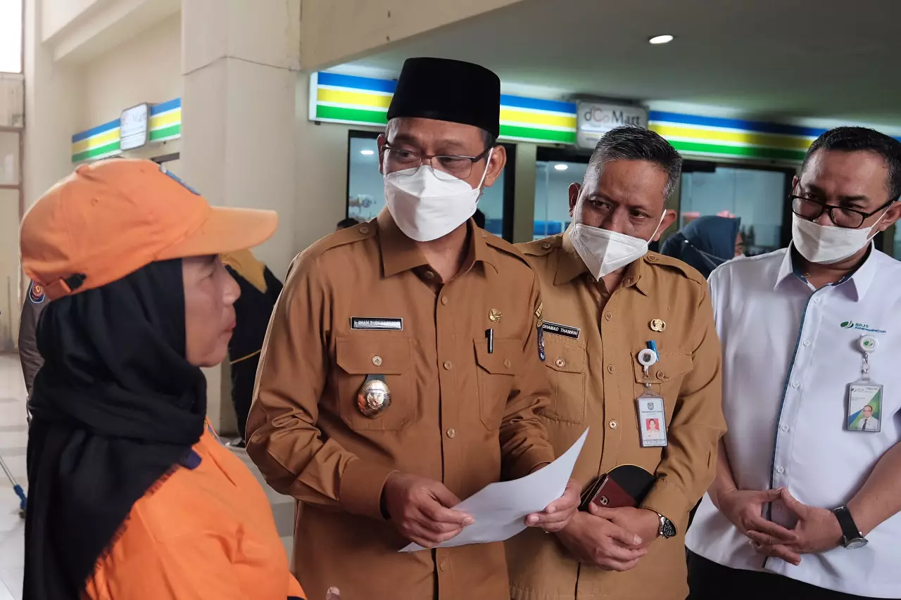 Hadiri Penyaluran BSU Buat 727 Pekerja lewat Kantor Pos, Bang Imam: Walau Hanya Rp600 Ribu, Tapi Membantu
