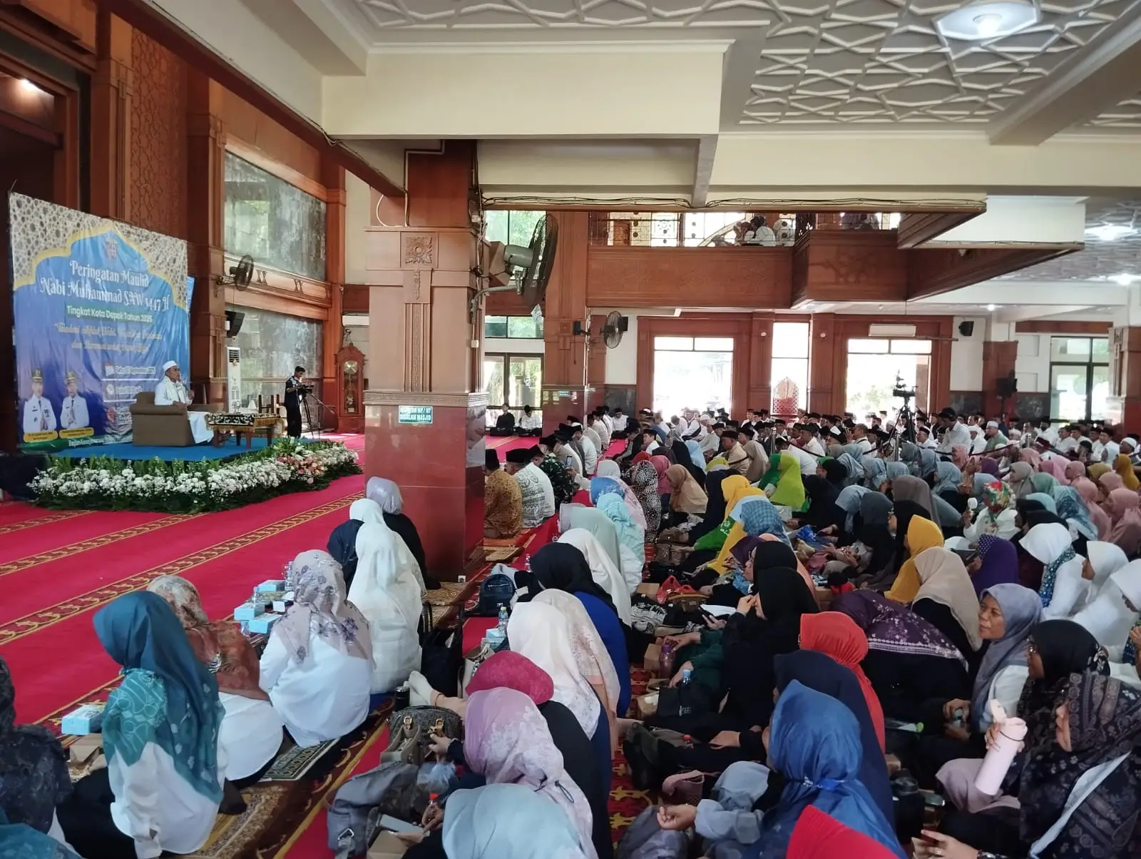 Peringatan Maulid Nabi Muhammad SAW, Ratusan Warga Padati Masjid Baitu Kamal