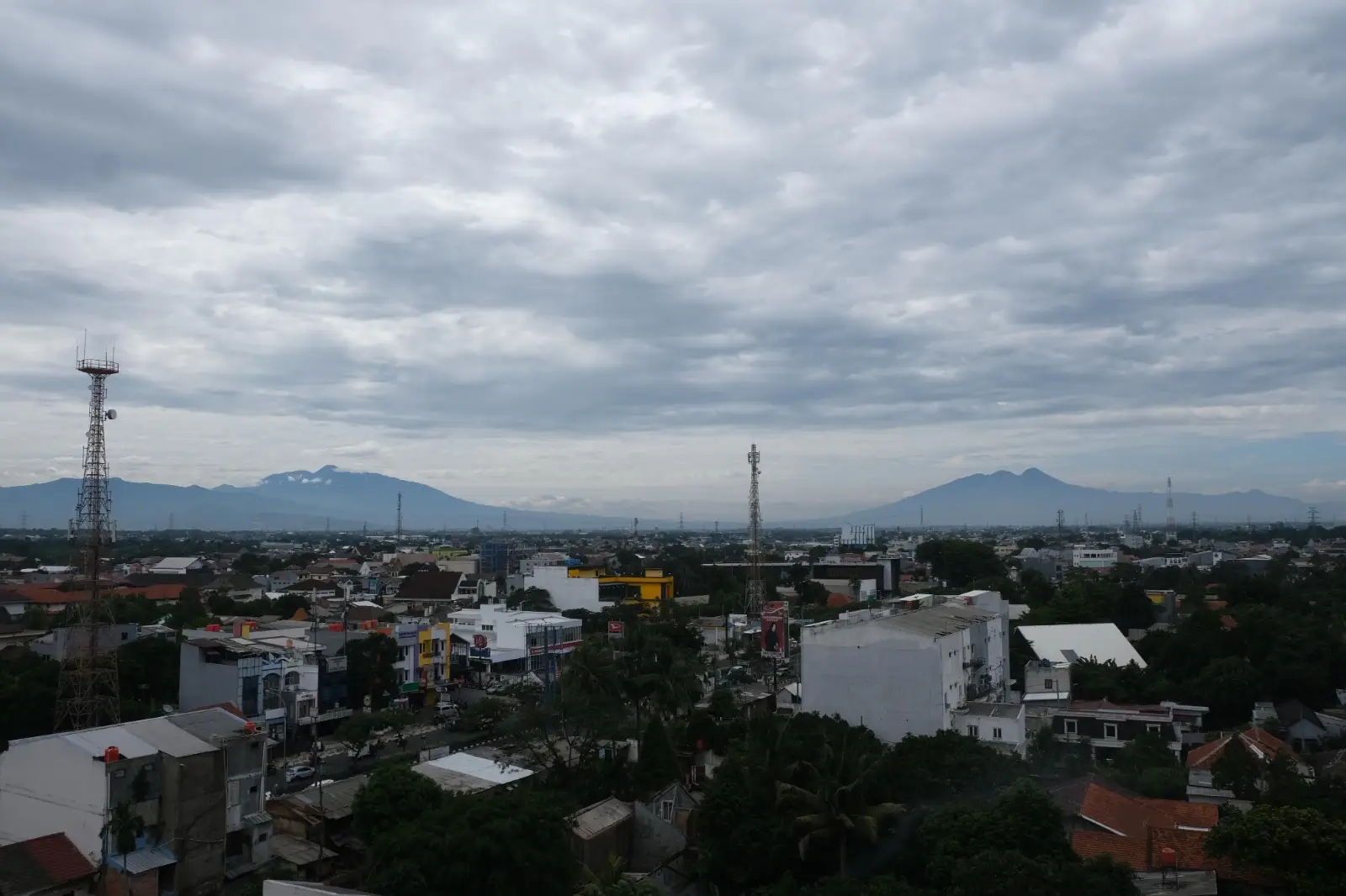 Sobat Depok Mau Berlibur di Weekend Ini? Jangan Lupa Cek Dulu Prakiraan Cuaca dari BMKG