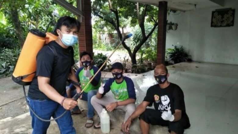 Cegah Penyebaran Covid-19, Katar Pondok Petir Semprot Disinfektan di RW 19 