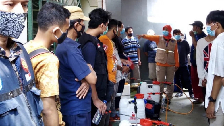 Damkar Depok Edukasi Warga RW 03 Beji Jadi Relawan
