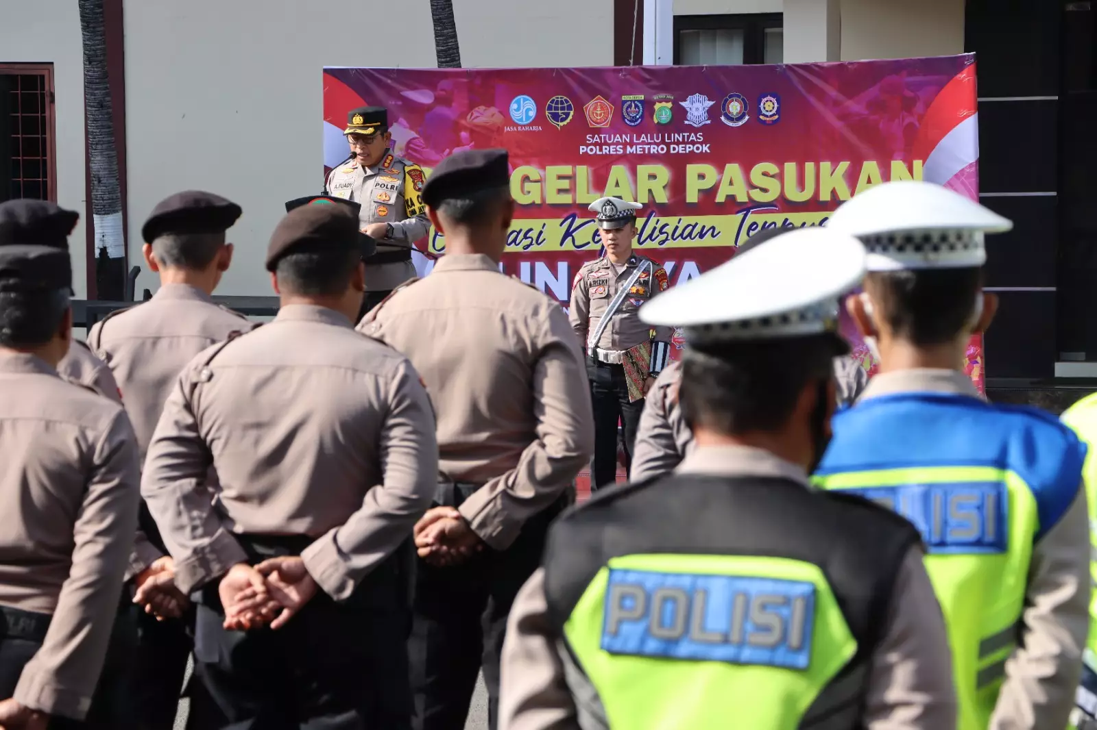 Polres Metro Depok Gelar Pasukan Operasi Lilin Jaya 2023