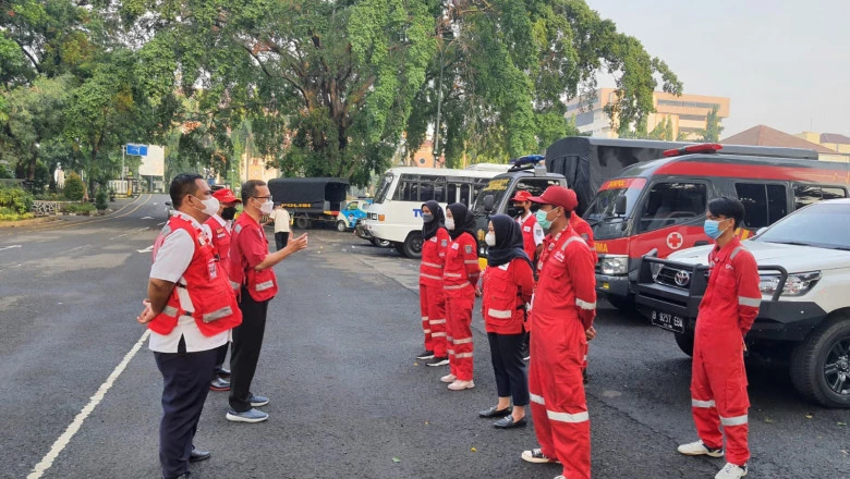 Ketua PMI Depok Lepas 13 Relawan Ikuti Apel Kesiapsiagaan Banjir dan Longsor