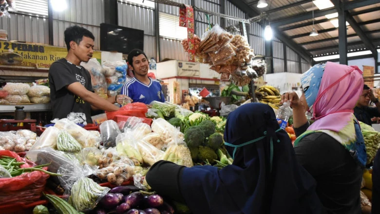 Pasar Tradisional di Depok Tetap Beroperasi Normal