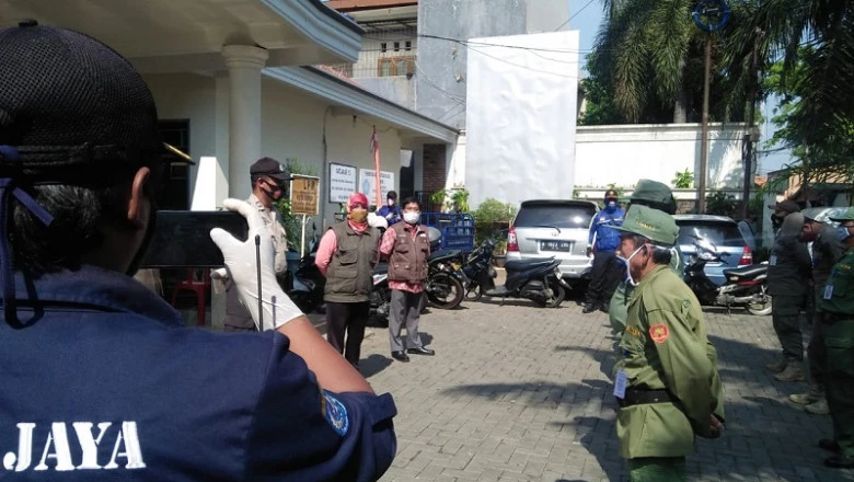 Gelar Penertiban Masker di Mekarjaya, Pelanggar Diberi Sanksi Sosial