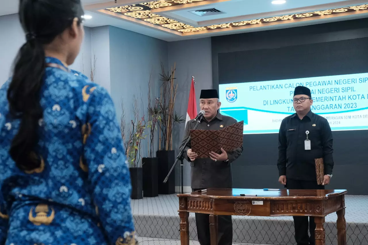 Wali Kota Lantik 17 PNS di Lingkungan Pemkot Depok