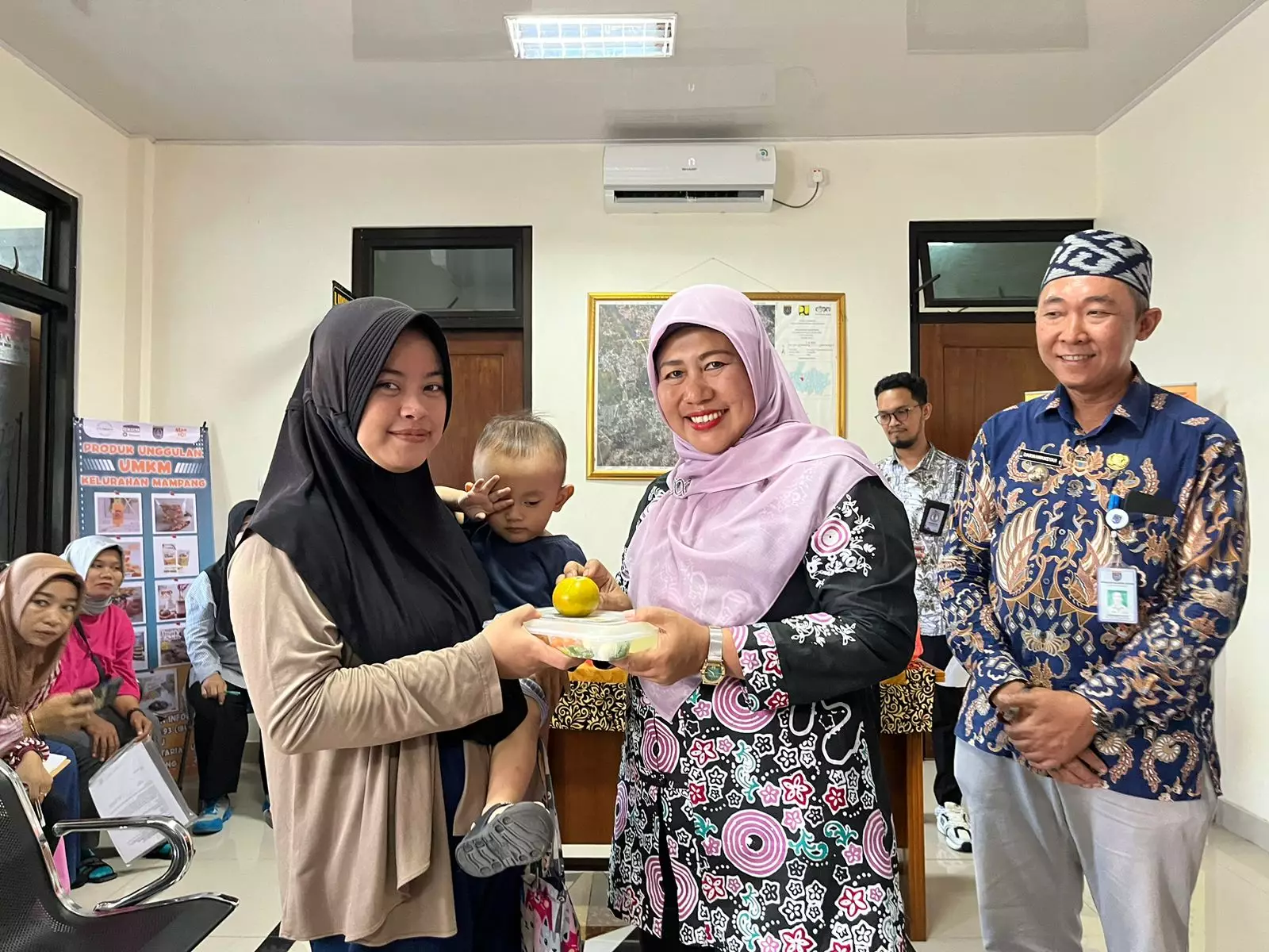 Beri Pangan Lokal Bergizi di Mampang, Pj Sekda: Upaya Pemkot Depok Agar Balita dan Ibu Hamil Sehat
