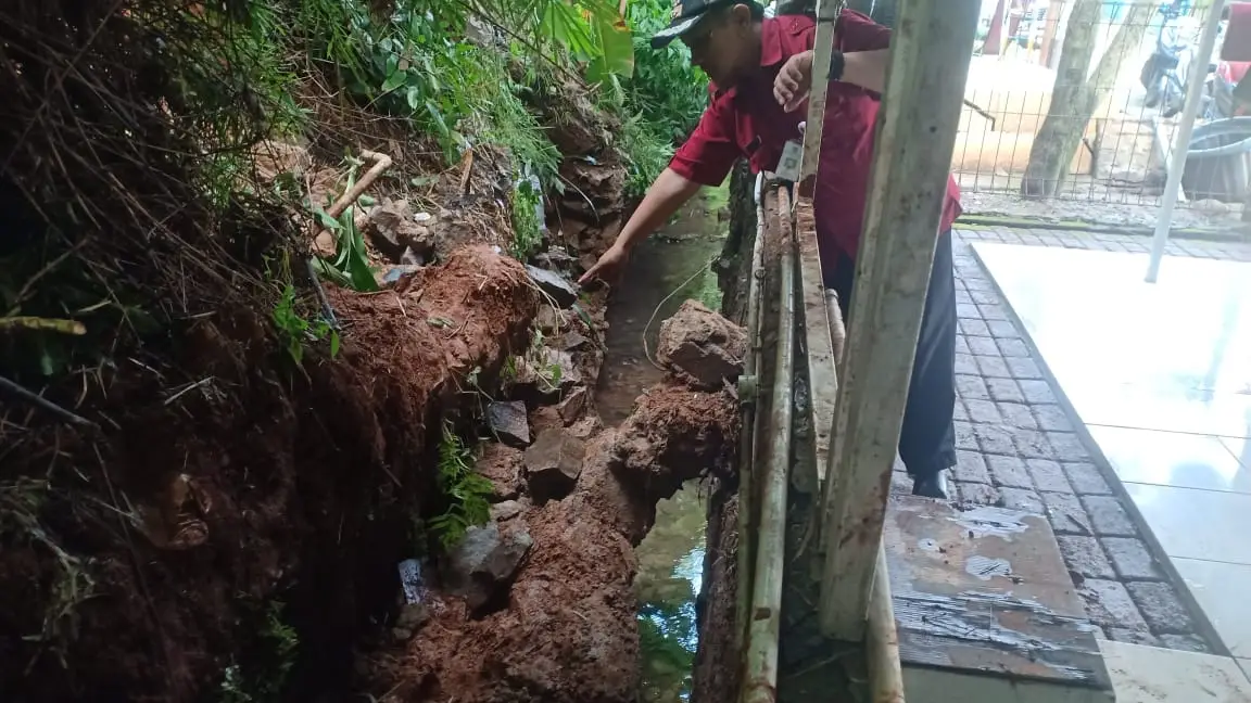 Lurah Pondok Jaya Catat Sejumlah Titik Banjir dan Longsor
