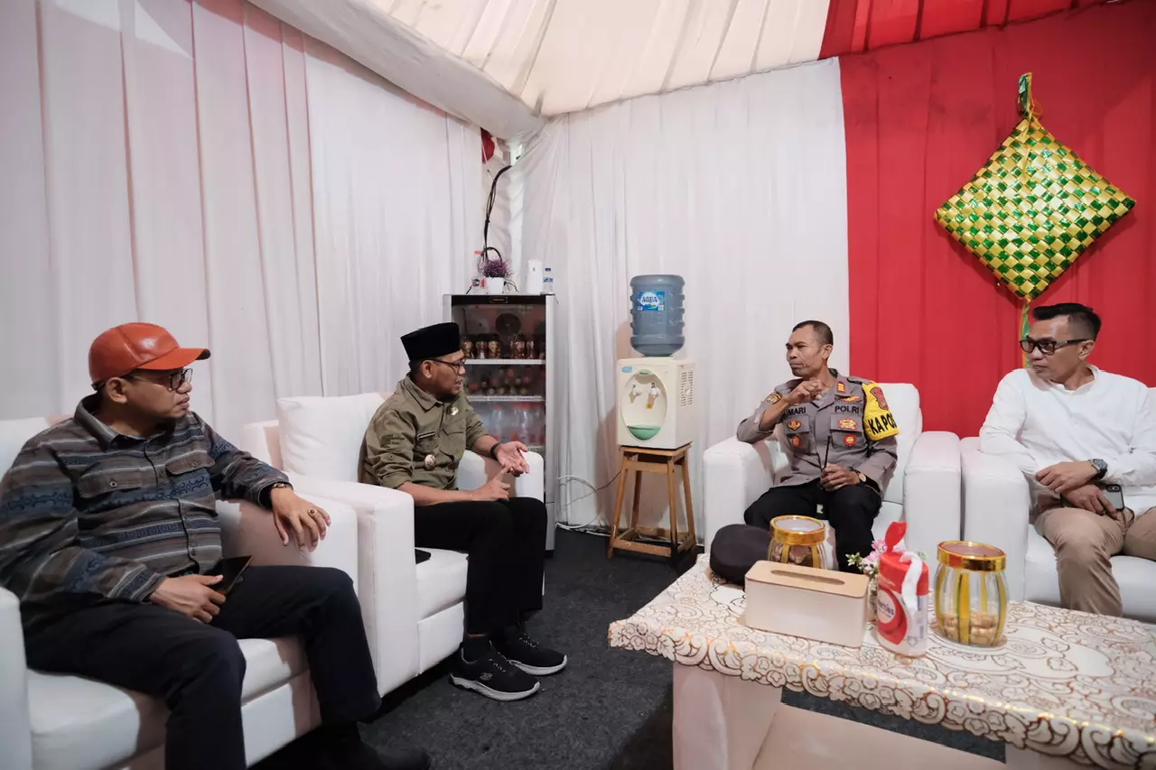 Wakil Wali Kota Depok Tinjau Pos Pengamanan Lebaran di Simpang Juanda