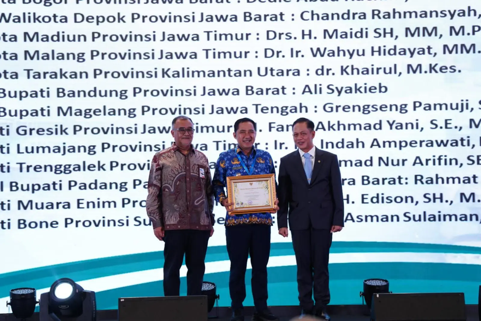 Komitmen Tekan Gas Rumah Kaca, Pemkot Depok Raih Penghargaan Pembina Proklim Terbaik Nasional dari KLH
