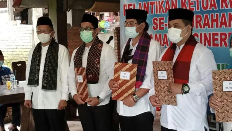 Lantik Ketua RT dan RW, Lurah Cinere Tekankan Jaga Kekompakan