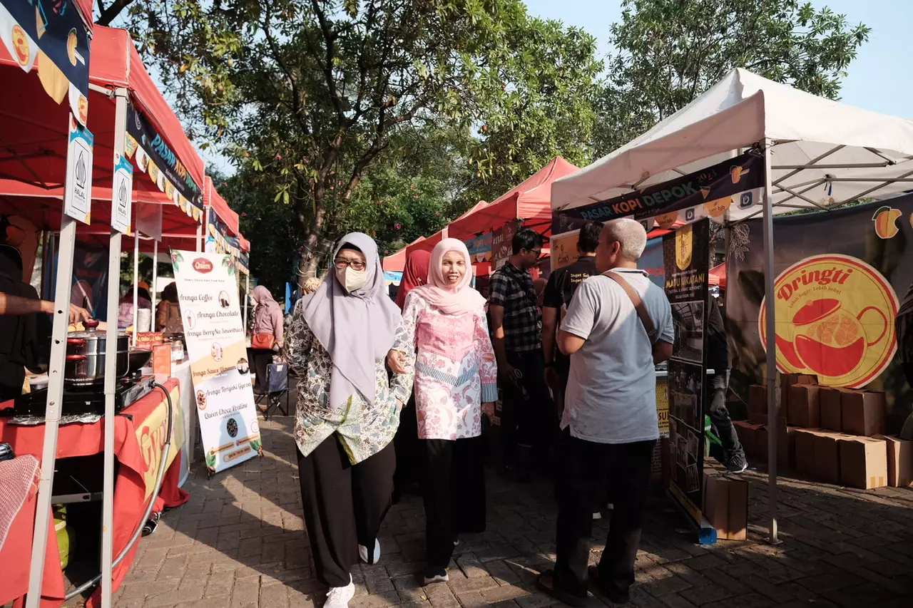 Stan UMKM Pasar Kopi Depok Ramai Dikunjungi Pembeli