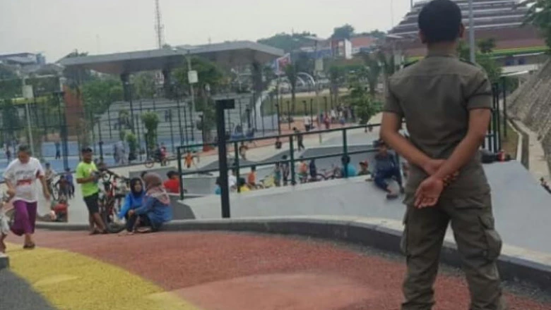Jaga Alun-alun Depok, Satpol PP Kerahkan Hingga 50 Personel 
