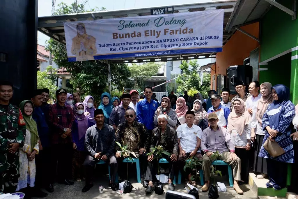 Bunda Elly Hadiri Pencanangan Kampung Caraka dan Penanaman Pohon di RW 09 Cipayung Jaya