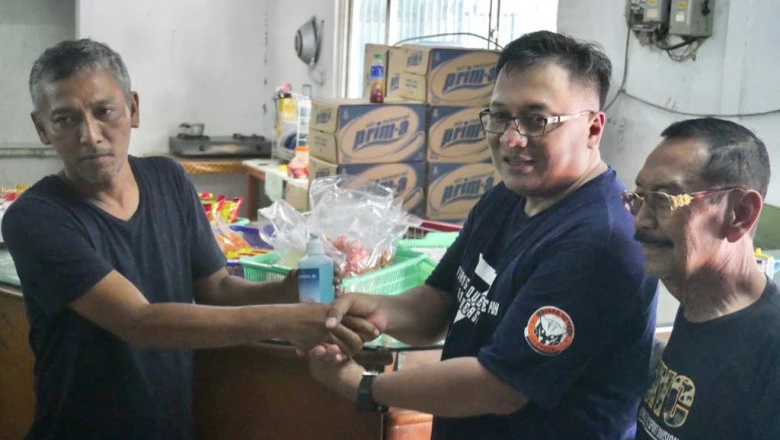 Wakil Wali Kota Bagikan Hand Sanitizer ke Masyarakat