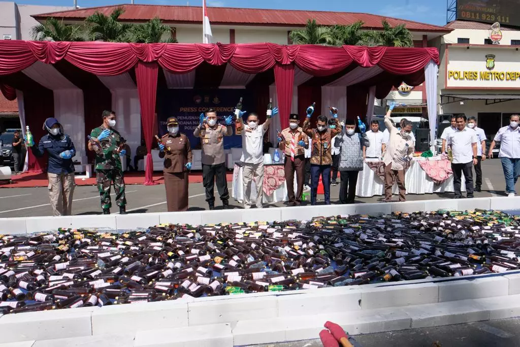 Polres Metro Depok Musnahkan Barbuk Narkotika, Obat Terlarang, dan Miras