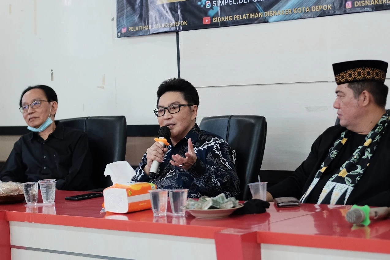 Gelar Pelatihan Barber, Disnaker Hadirkan Penata Rambut Ternama
