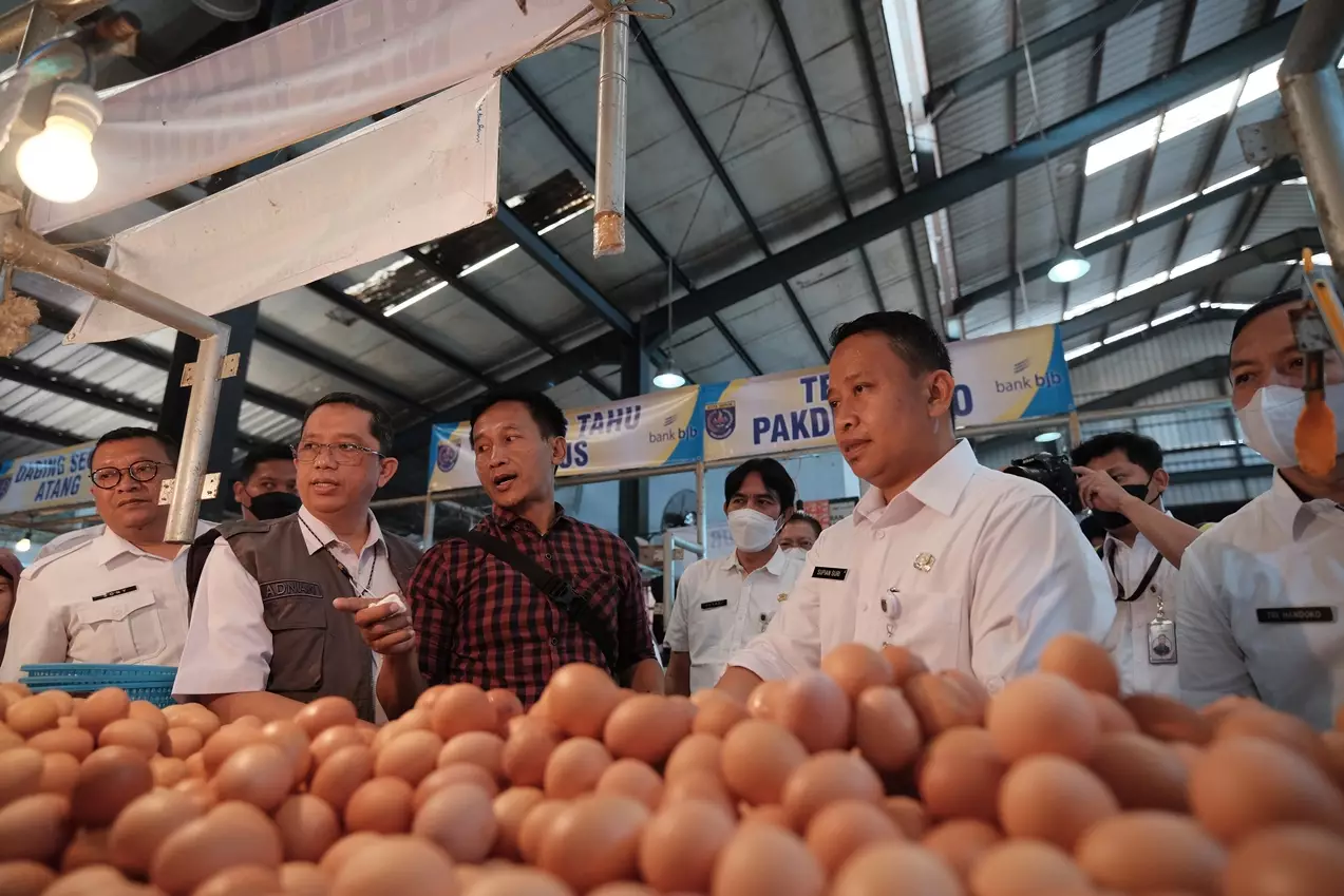 Sekda Depok Bersama TPID dan Forkopimda Sidak ke Pasar Sukatani