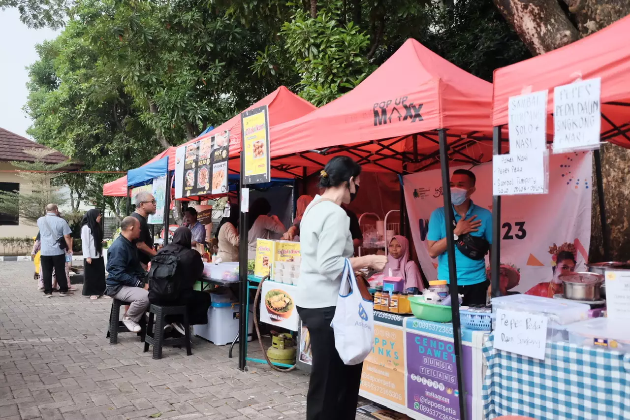 UMKM Kul-Ind Buka Stand di Halaman Dekranasda Depok