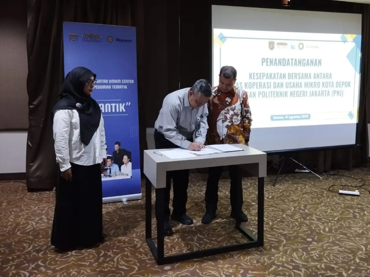 Tingkatkan Kualitas dan Pemasaran Digital Produk Usaha Mikro, DKUM Depok Teken MoU dengan PNJ