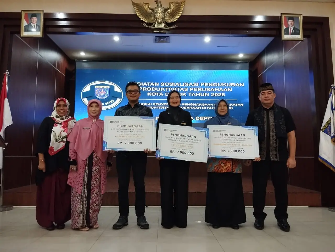 Tingkat Produktivitas Tinggi, Pemkot Depok Serahkan Penghargaan Bagi Tiga Perusahaan