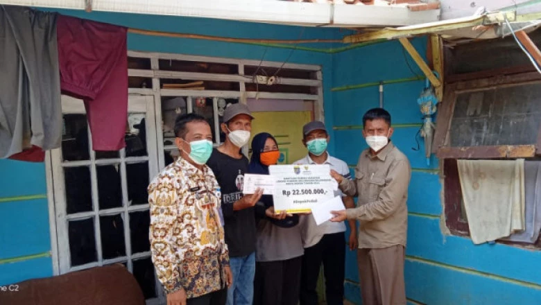 Baznas Depok Serahkan Bantuan Perbaikan RTLH Bagi Warga di Lokus P2WKSS