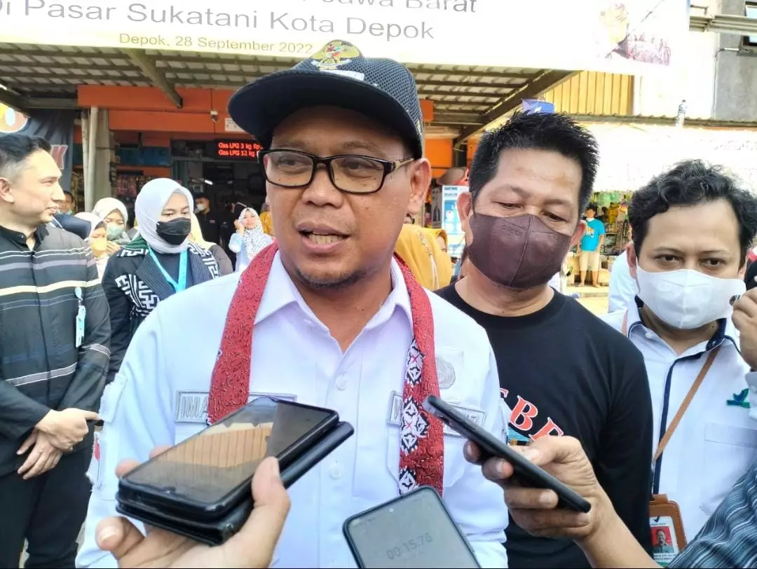 Bang Imam Ajak Warga Depok Belanja di Pasar Pakai Non Tunai