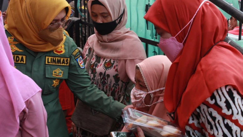 Satpol PP Kota Depok Bantu Pengamanan Evakuasi Korban Jatuhnya Crane di Panmas