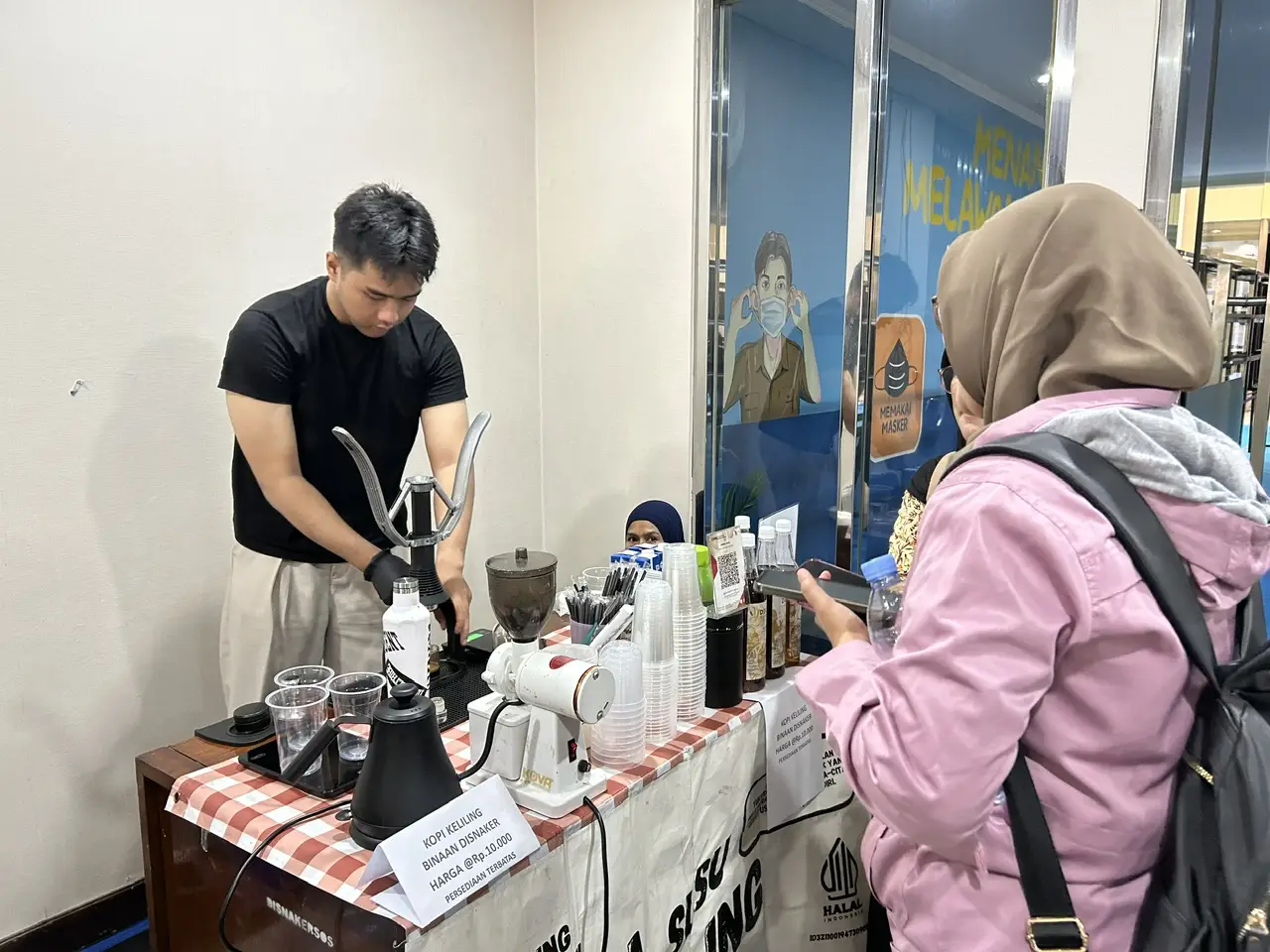Rangkaian HUT ke-27 Kota Depok, Alumni Pelatihan Barista Disnaker Buka Stan Kopi