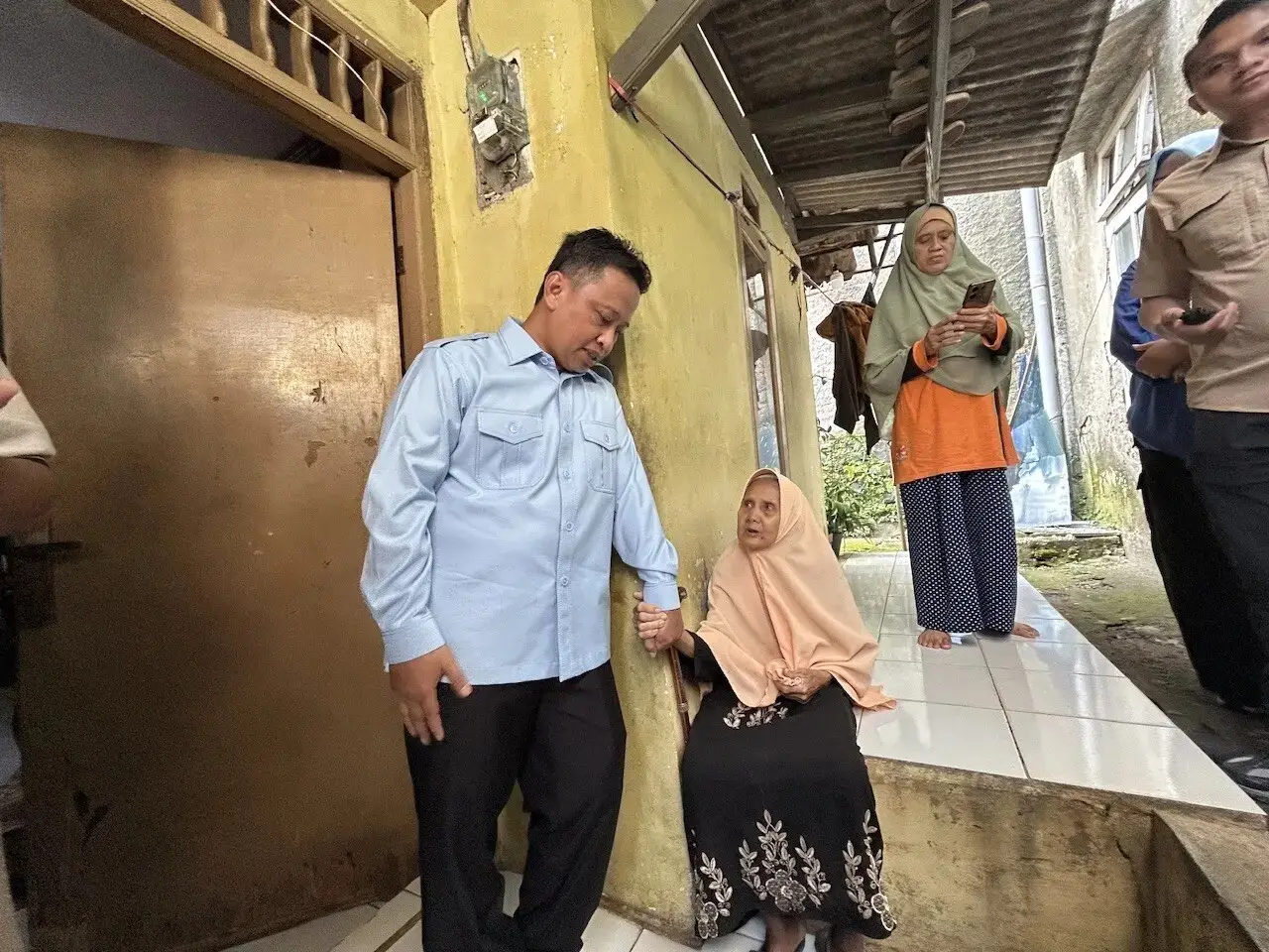 Nenek Sebelas Anak di Cimanggis Dapat Perhatian Pemkot Depok, Perbaikan RTLH Dilakukan