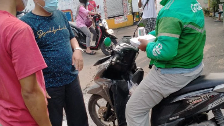 Warga RW 07 Ratujaya Rutin Bersihkan Lingkungan Setiap Jumat
