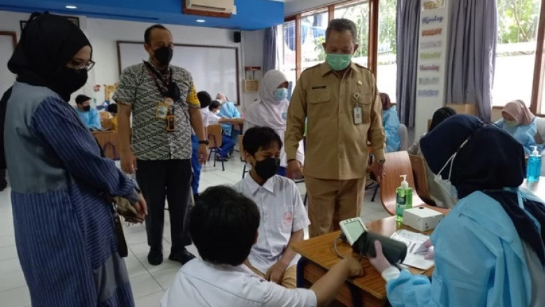 Pemkot Depok Terus Monitoring Pelaksanaan Vaksinasi Anak Usia 6-11 Tahun di Sekolah