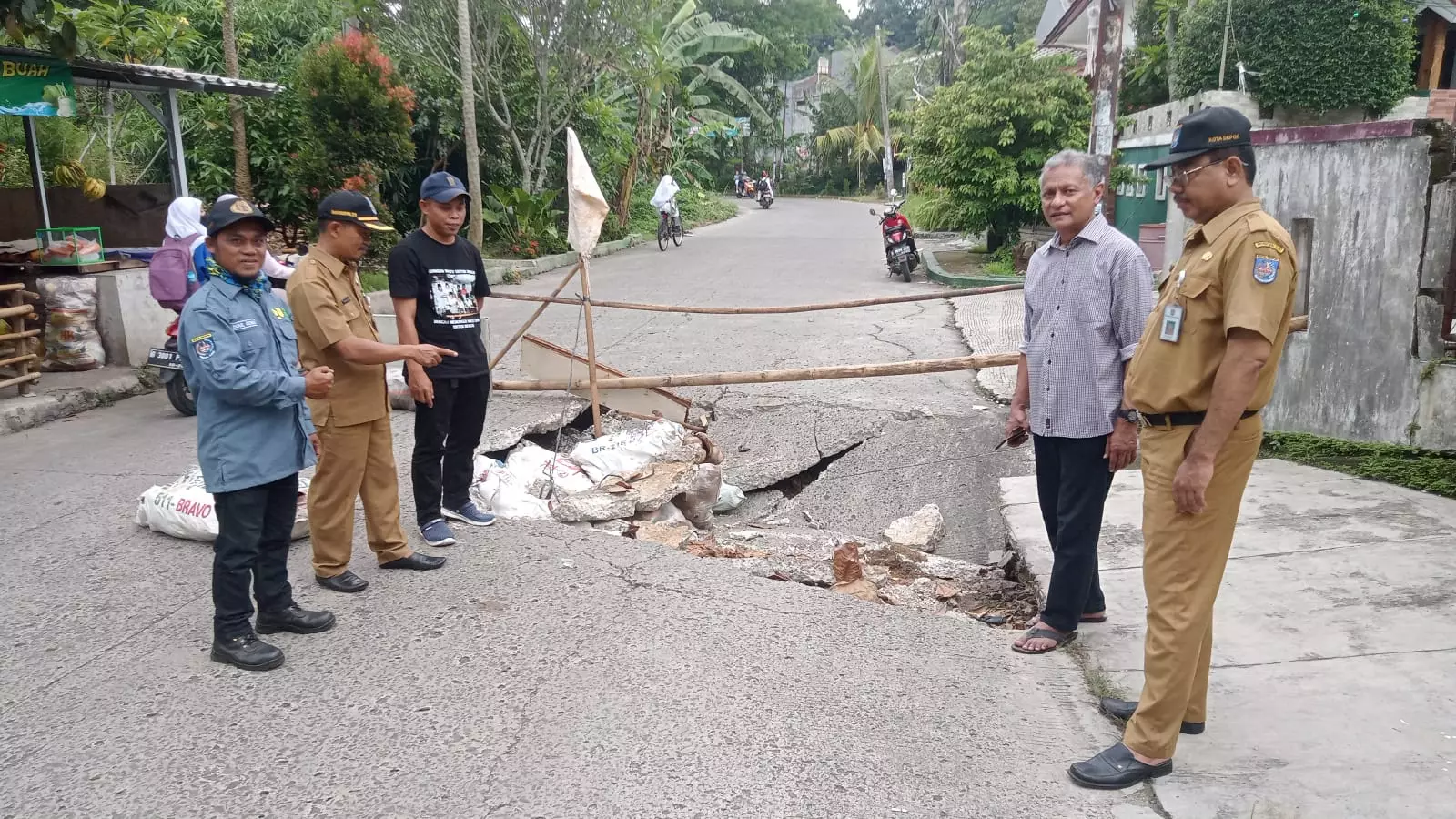 DPUPR Depok Monitoring Buis Beton RW 10 Pondok Petir yang Amblas